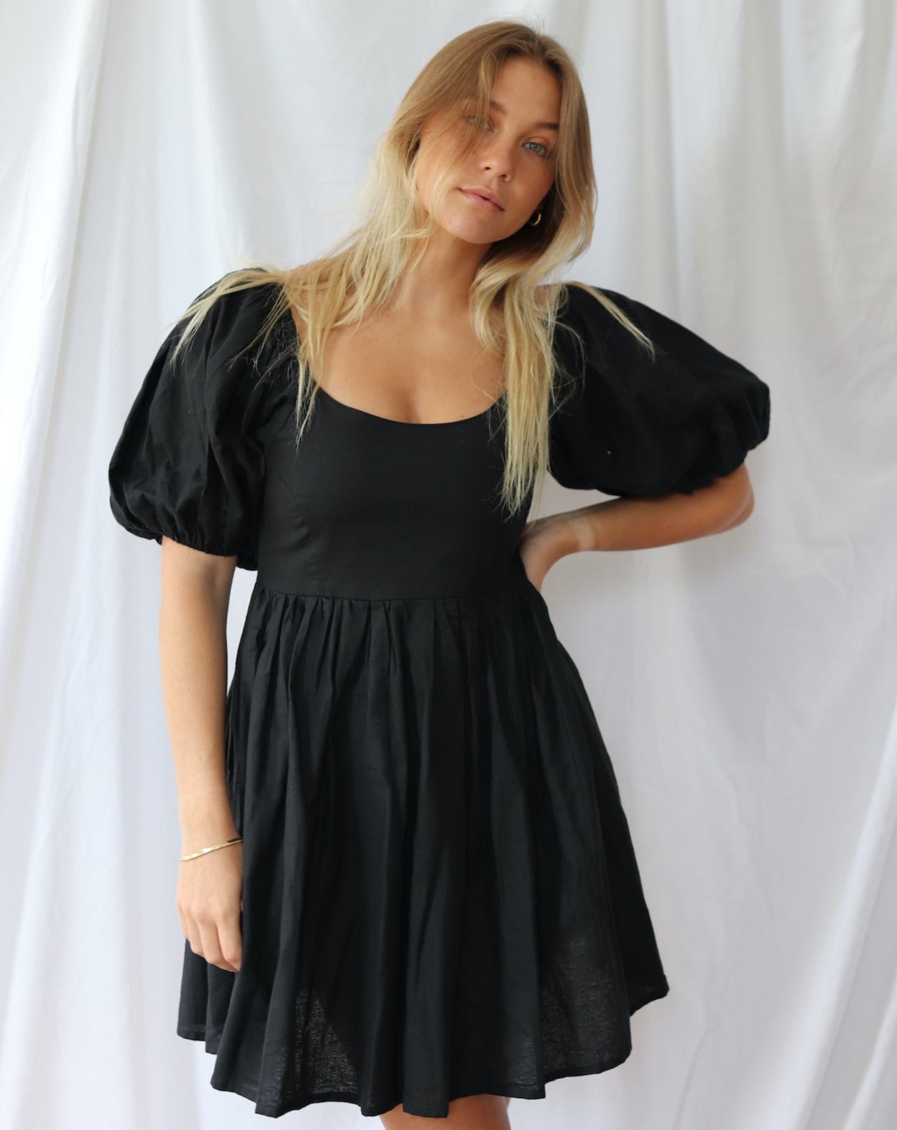 Adore Black Long Sleeve Plunge Maxi Dress with Hood – Club L London - USA